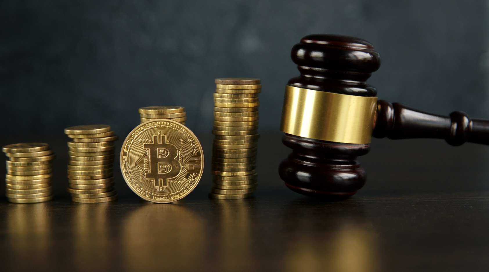 Nick Szabo Soa o Alerta: Perigos Legais em Torno do Bitcoin! 2 martelo justica bitcoin