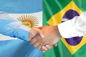 Gestora desbrava ações 'abandonadas' do Ibovespa e se aventura no mercado argentino! 4 nubank mercado livre brasil argentina