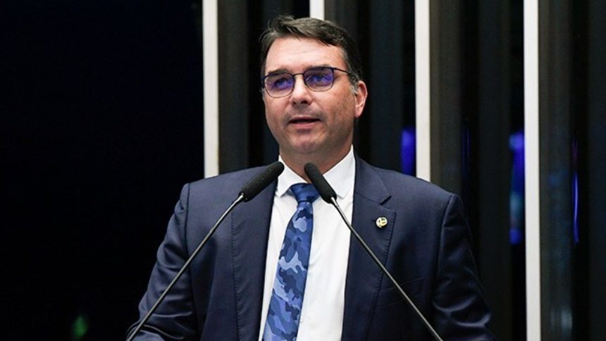 1765050765 flavio bolsonaro e1764955215383