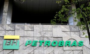 TST Confirma Permanência de 80% dos Funcionários da Petrobras: Uma Decisão Explosiva!