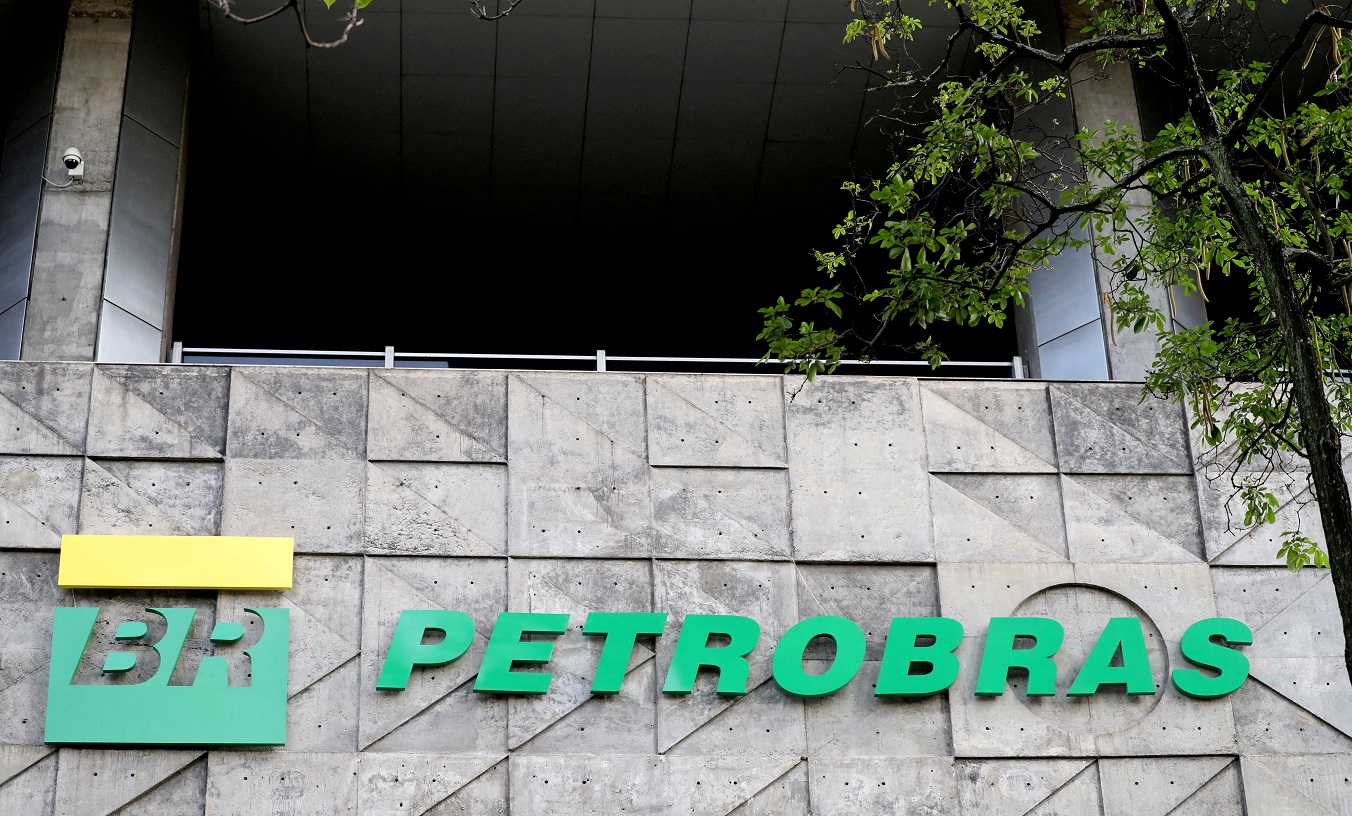 TST Confirma Permanência de 80% dos Funcionários da Petrobras: Uma Decisão Explosiva! 2 2024 04 25T175707Z 1 LYNXNPEK3O0VP RTROPTP 4 PETROBRAS SHIPS