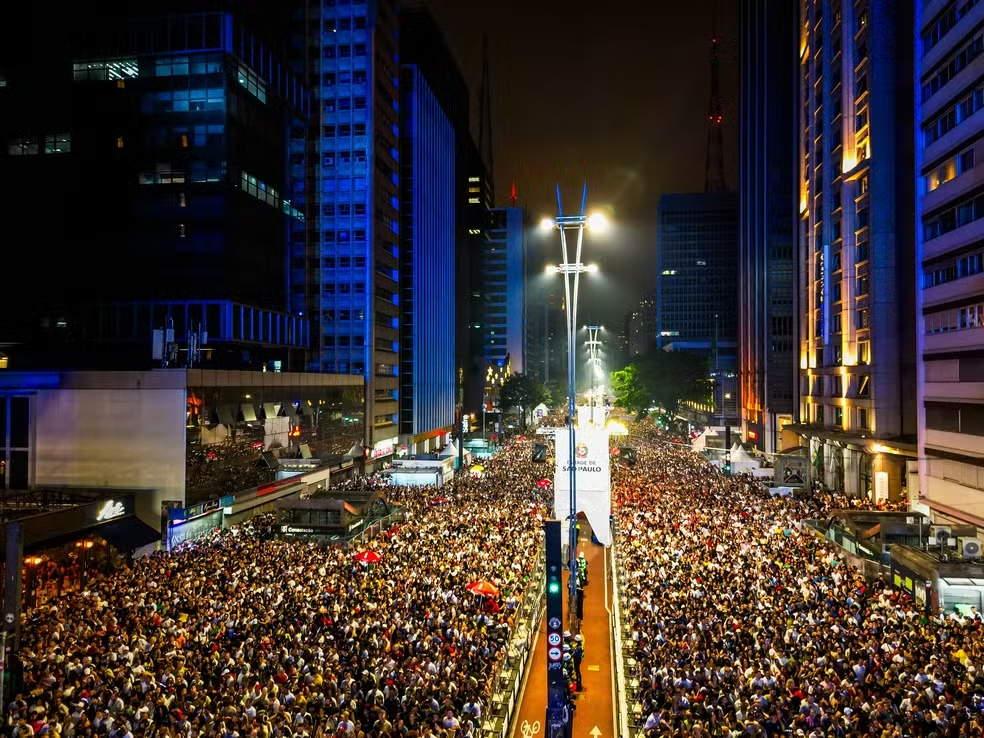 Prefeitura de SP destina R$ 6 milhões para cachês: choque ou absurdo? 2 20241231 reveillon paulista 2025 elj 0002