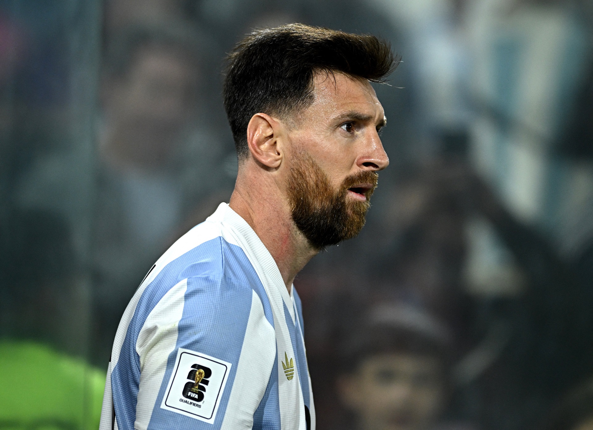 Messi em Índia: Turnê termina em caos com cadeiras voando! Assista ao vídeo! 1 2025 03 17T164854Z 1 LYNXMPEL2G0Q0 RTROPTP 4 MUNDIAL ARGENTINA MESSI