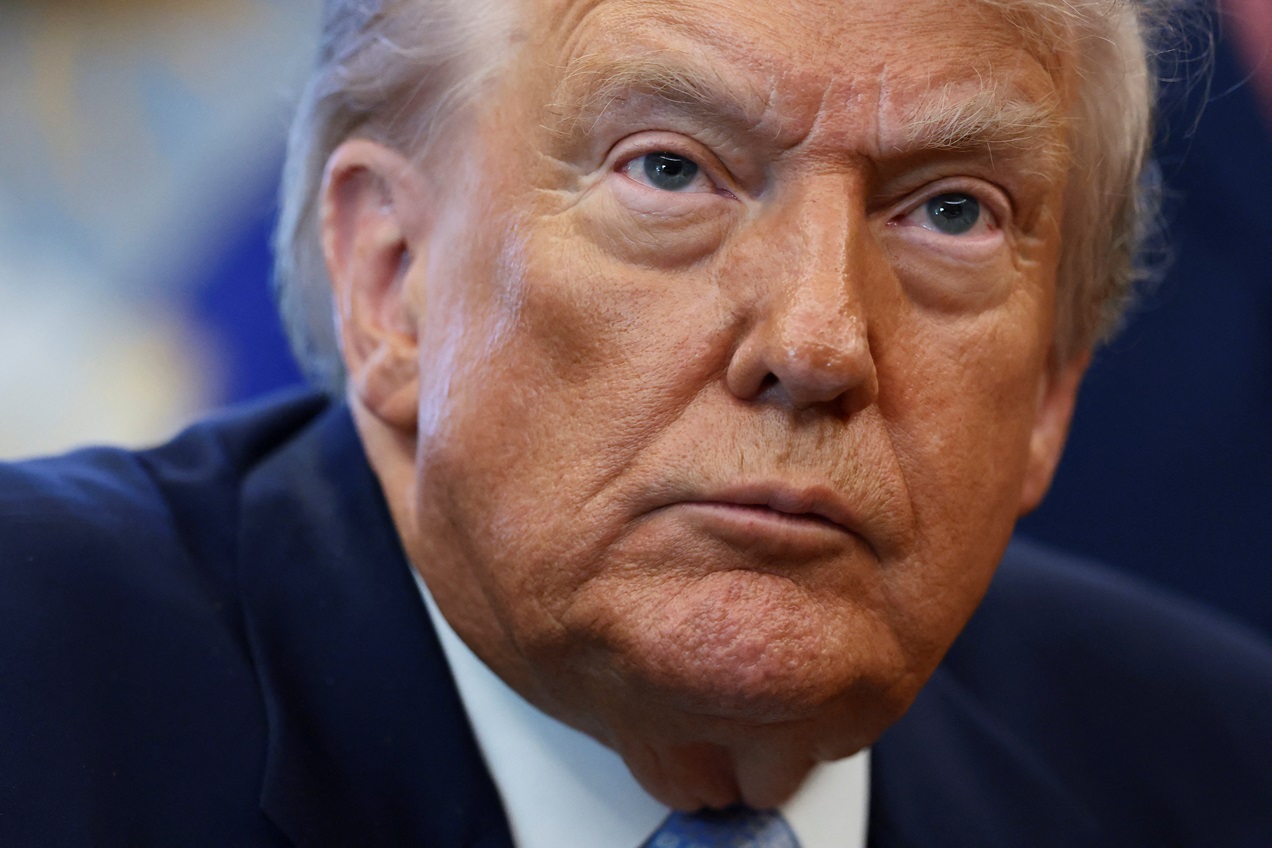 Trump vai ampliar a proibição de viagens aos EUA: mais de 30 países na mira! 1 2025 11 17T202116Z 1655099696 RC2KYHAIOTEE RTRMADP 3 USA TRUMP