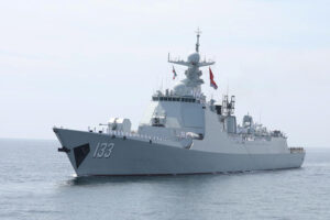 Impressionante: China Mobiliza Frota Naval em Mostra de Poderio!