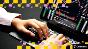 XRP, DOGE e SOL Disparam e Deixam BTC e ETH para Trás em Meio à Explosão do Ouro e Prata!