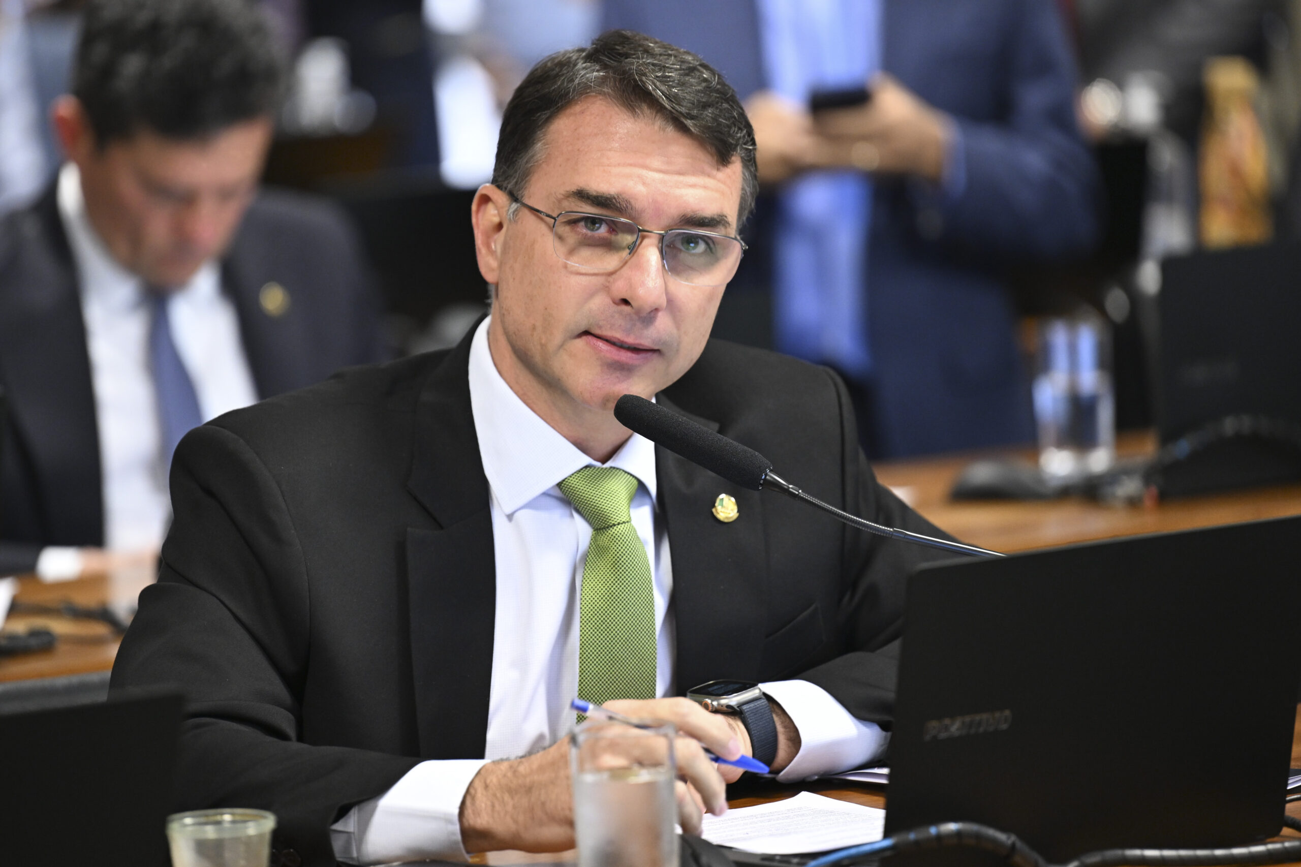 Flávio Bolsonaro exalta aprovação da Dosimetria no Senado: “um ato de bravura surpreendente!” 2 54919784290 f01e44c74f o scaled