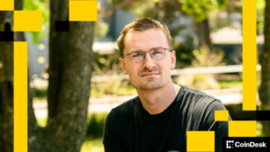 Revolta da Comunidade: Criador da Base Enfrenta Reação Explosiva no X!