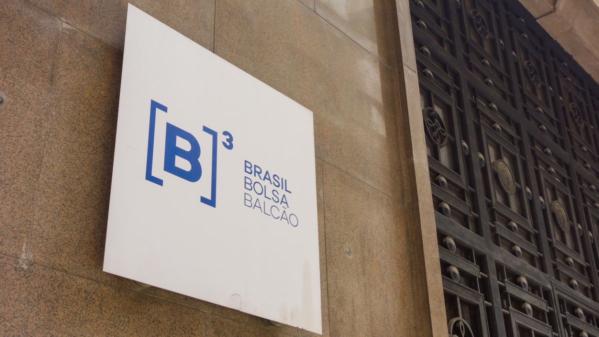 Desvende as Novas Oportunidades de Investimento Internacional na B3 e Lucre com Juros Explosivos! 1 B3 bolsa de valores acoes mercados. Foto iStock 4