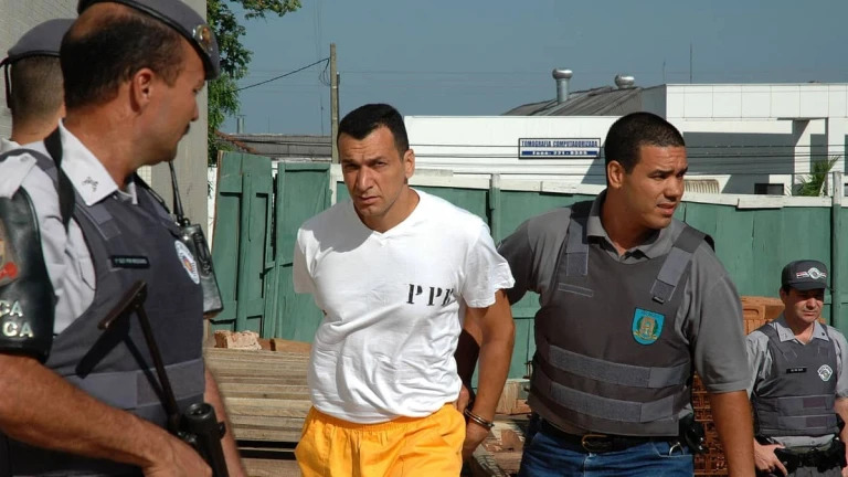 Transformação Surpreendente de Marcola na Prisão: Líder do PCC Enfrenta Mais de 300 Anos! 1 Marcola Policia