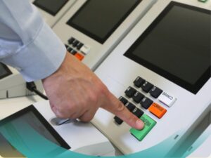 PT lidera com 24%, PL em segundo com 12%; 46% estão sem rumo!