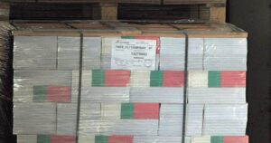 Crise à Vista: Atraso na Compra de Livros Didáticos Abala Editoras do Setor Público!