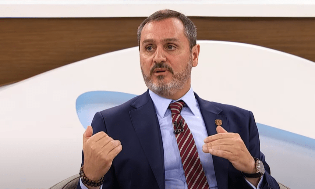 Diretor da PF Rebate a Leveza das Penas para os Criminosos do 8 de Janeiro! 2 andrei rodrigues policia federal roda viva e1738065672973