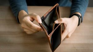 CDBs do Banco Master: Reembolso só em 2026! 6 carteira vazia divida falencia endividado