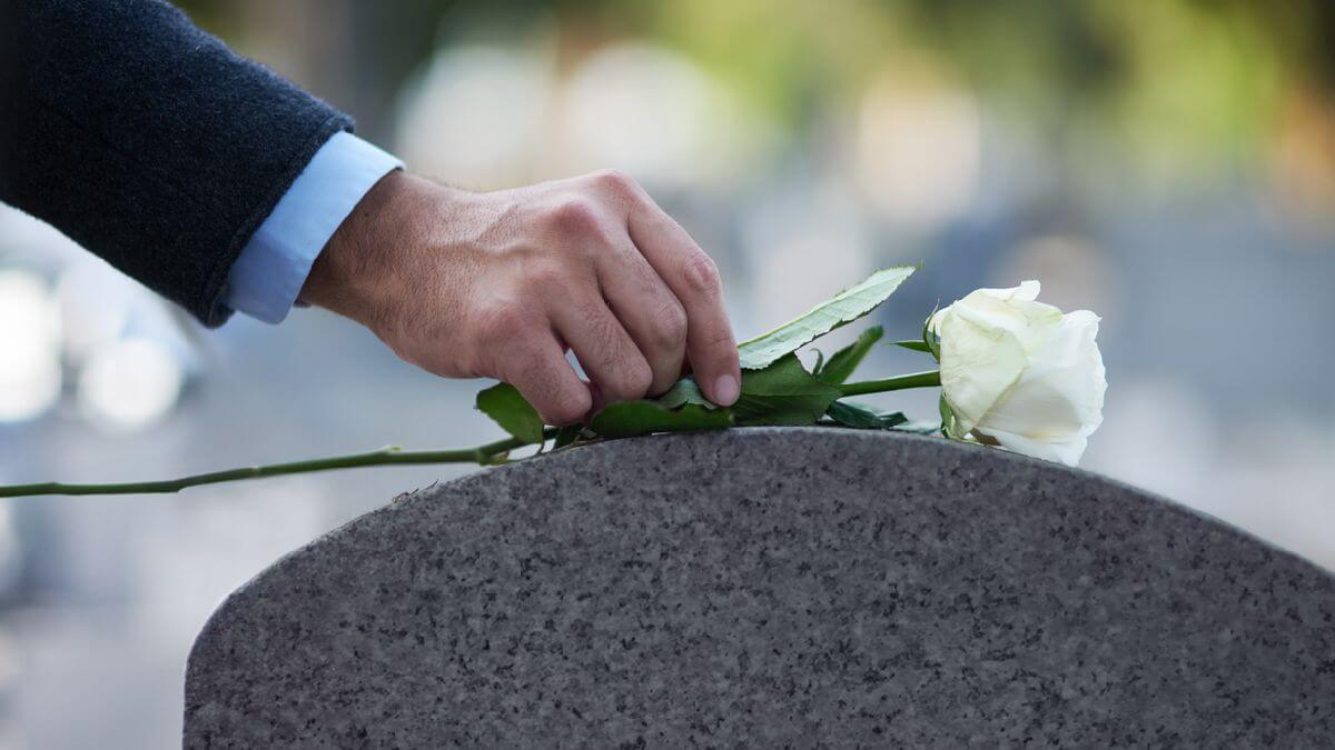 Prepare-se para 2025: O que você vai deixar para trás? 2 lapide 1200x675 1