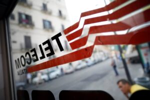 Telecom Italia em Choque: Aprovada Conversão de Ações de Poupança!