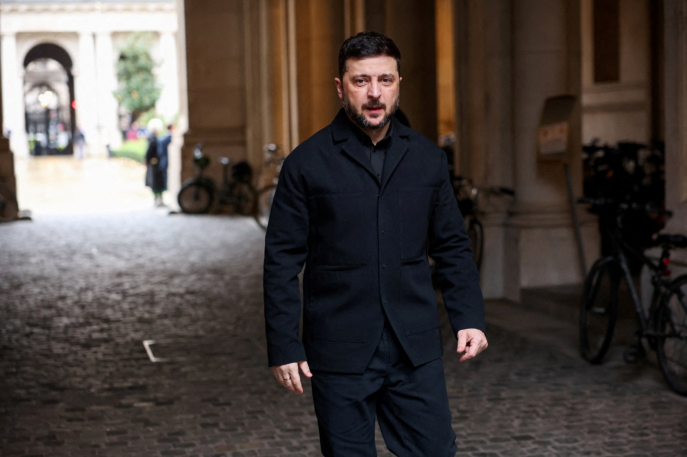 “Zelenski: EUA têm a fórmula para enfrentar ditadores!” 1 2025 12 11T215328Z 1 LYNXMPELBA19L RTROPTP 4 UKRAINE CRISIS USA ZELENSKIY