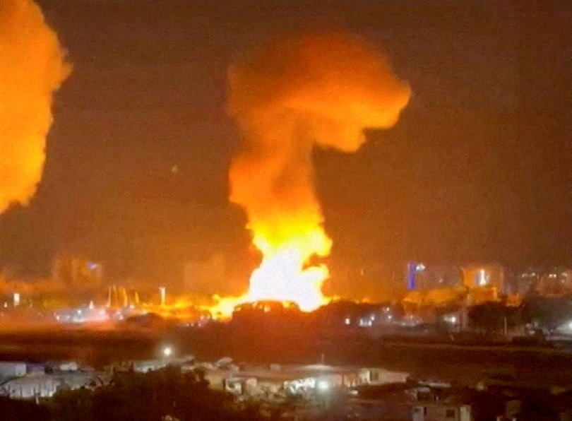 2026 01 03T115330Z 1543953786 RC2NTIARV6G6 RTRMADP 3 USA VENEZUELA EXPLOSIONS