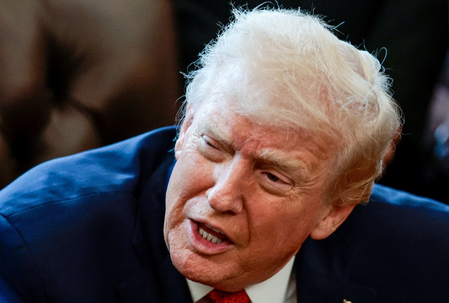 Venezuela Pode Liberar 50 Milhões de Barris de Petróleo para os EUA, Afirma Trump! 1 2026 01 06T211121Z 1 LYNXMPEM0512E RTROPTP 4 USA TRUMP DRUGPRICING