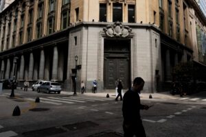 Argentina Desbloqueia US$ 3 Bilhões em Acordo Surpreendente com Bancos para Aliviar Dívida!