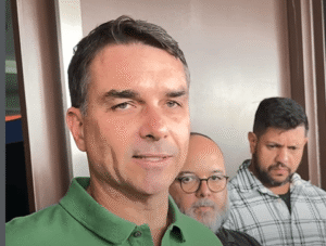 Flávio Bolsonaro Revela Ameaças Mortais e Entra em Ação!