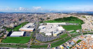 Shoppings de SP: Renascem em Meio ao Caos de Juros Altos e E-commerce!