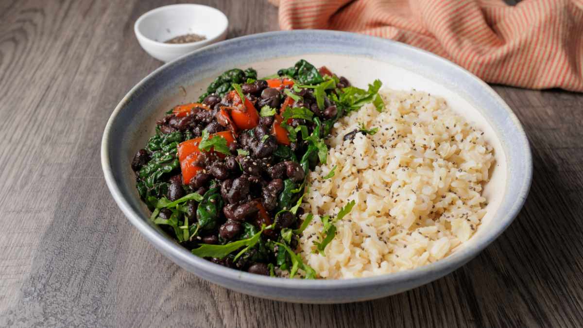 Arroz em Queda de Preço: Camil (CAML3) Pode Explodir até 81%! 2 arroz com feijao feijoada prato feito alimentos consumo alimentacao saude