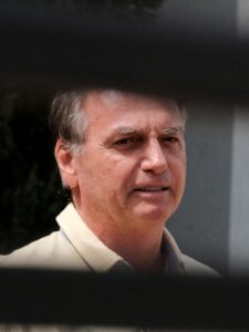 Defesa Requere Revisão Urgente da Condenação de Bolsonaro pelo STF!