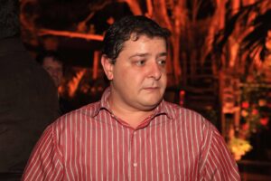 Acusado pela PF, Lulinha promete retorno explosivo ao Brasil!