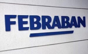 Febraban Detecta Surge Alarmante de Posts: Suspeita de Ataque Coordenado!