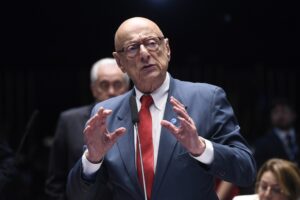 Aamin Mantém Candidatura ao Senado em SC, Desafiando Carlos e De Toni!