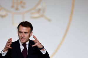 Macron Urge Ações Urgentes para Firmar Cessar-Fogo Explosivo no Líbano e Israel!