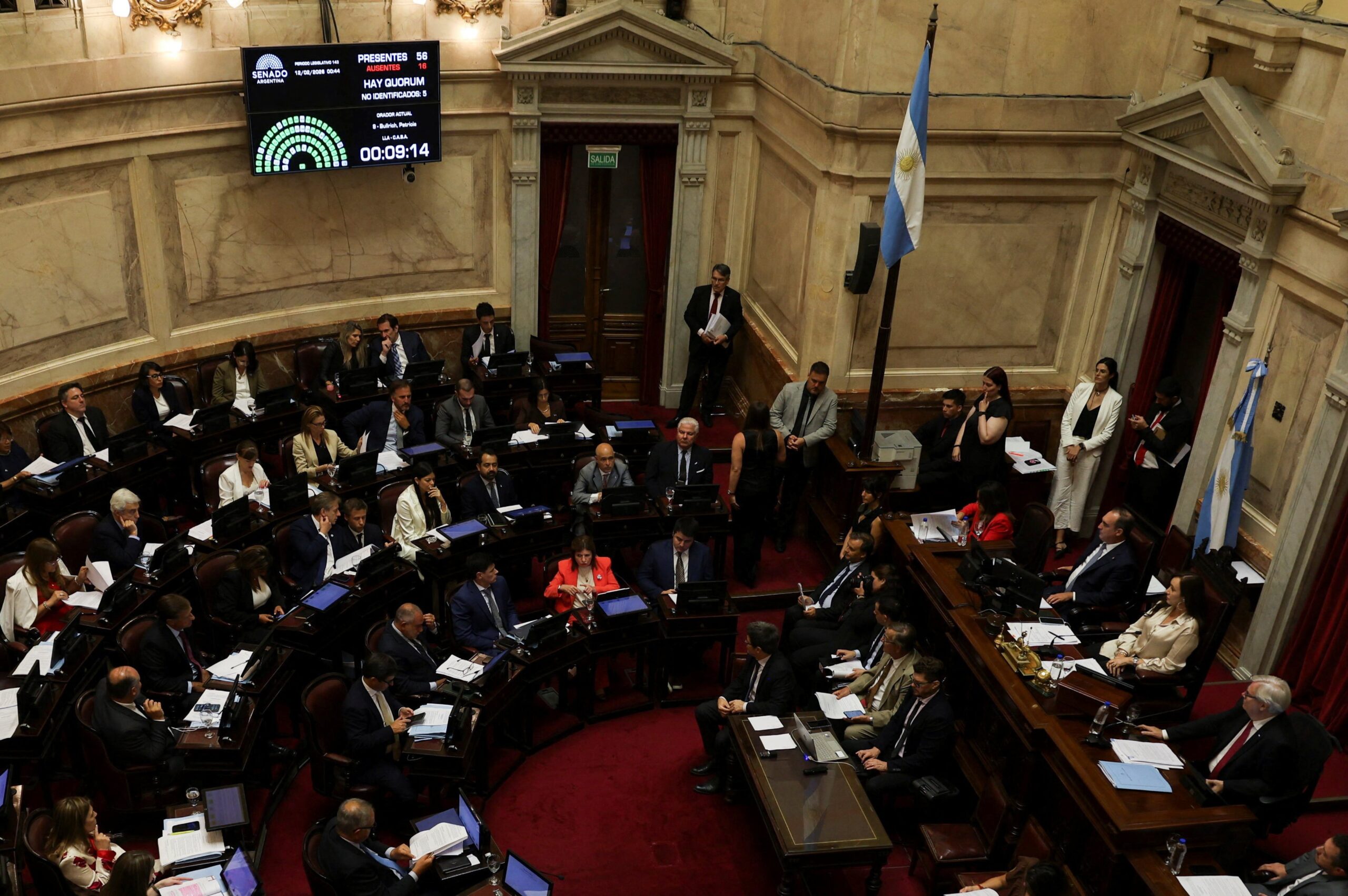 Argentina em Alerta: Câmara Verdeja Reforma Trabalhista Antes do Senado! 3 2026 02 20T090441Z 1 LYNXMPEM1J0EN RTROPTP 4 ARGENTINA POLITICS LABOR REFORM scaled