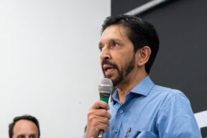 Nunes Revela: Jair Bolsonaro e seu Gênio Imprevisível em Evento com Flávio!