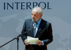 Brasil à Frente: Interpol Lança Força-Tarefa Urgente Contra o Tráfico!