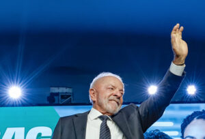 Urgente: é Hora de Derrubar a Escala 6×1 – A Luta das Mulheres Brasileiras!