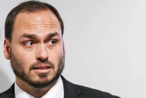 Justiça do Rio reativa apuração bombástica sobre ‘rachadinha’ de Carlos Bolsonaro!