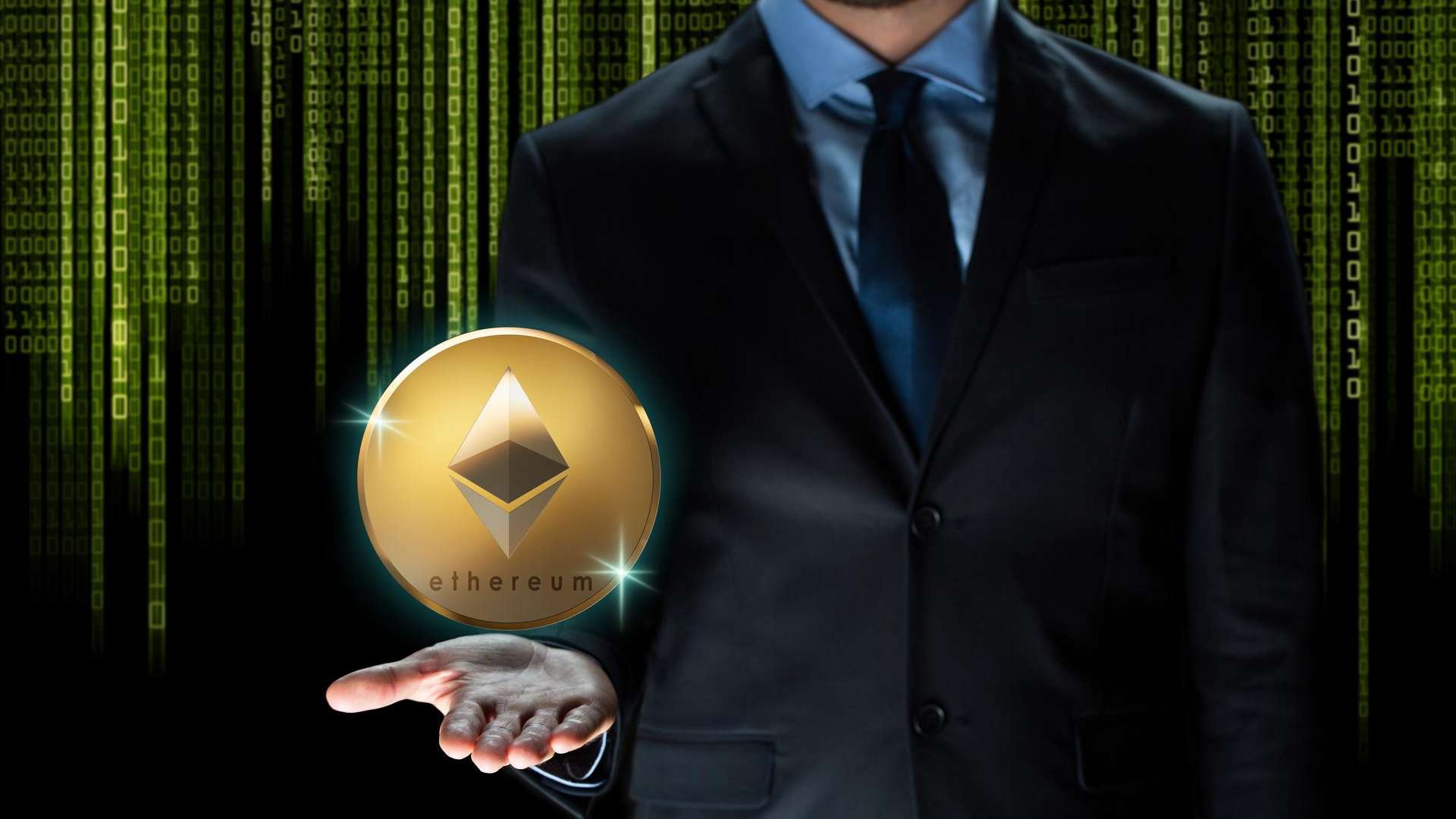 Gigante do ChatGPT Lança Iniciativa Chocante para Caçar Erros na Blockchain do Ethereum! 2 Executivo com Ethereum simbolico na mao