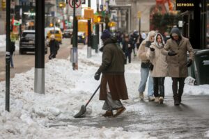 Tempestade de Neve Explosiva: Nova York em Alerta! Voos e Estradas Sob Ameaça!