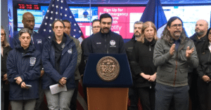 Nevasca avassaladora: Prefeito de Nova York impõe restrições drásticas de circulação!