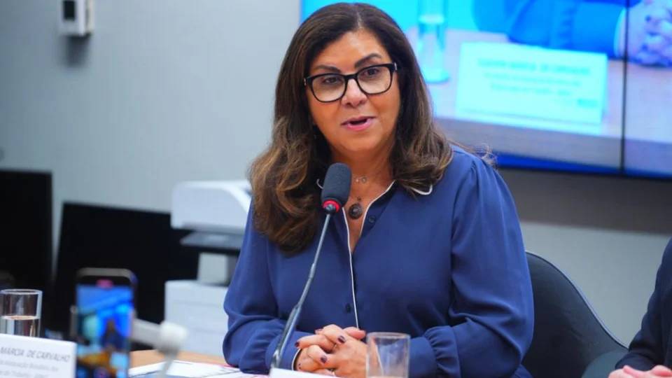 ex juiza claudia marcia de carvalho soares