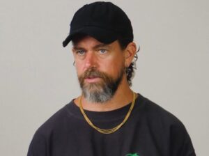 Jack Dorsey: Compra Surpreendente de 103 Bitcoins e Demissão em Massa de 4 Mil!