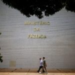 2025 04 14T204834Z 1 LYNXMPEL3D0Y4 RTROPTP 4 MACRO TRIBUTARIA ALIQUOTA