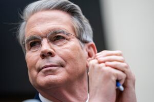 Secretário do Tesouro dos EUA: É Hora de ‘Escalar para Reduzir’ Conflito com o Irã!