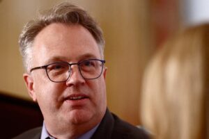 Guerra e Inflação: Líder do Fed de NY Alerta sobre incertezas!