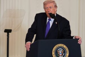 Trump solicita adiamento de viagem à China enquanto o Irã esquenta a guerra!