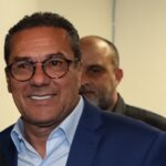 Vanderlei Luxemburgo sai do hospital e provoca: "Curvo, mas invencível!" 1 27 07 2019 Campeonato Brasileiro Jogo do Palmeiras x Vasco da Gama 48392264671 Vanderlei Luxemburg