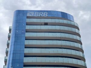 Deputados Liberam Fundo para Tapar Buraco do Master; Oposição em Alerta!