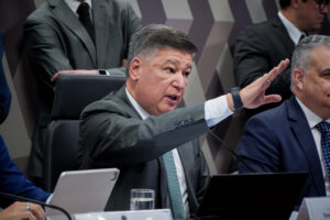 Flávio Dino Pode Ir ao Congresso Após Decisão Bombástica sobre Lulinha!