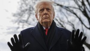 Bitcoin dispara após Trump afirmar que EUA estão em negociações com ‘novo regime’ no Irã e ameaça infraestrutura petrolífera se acordo não for feito!